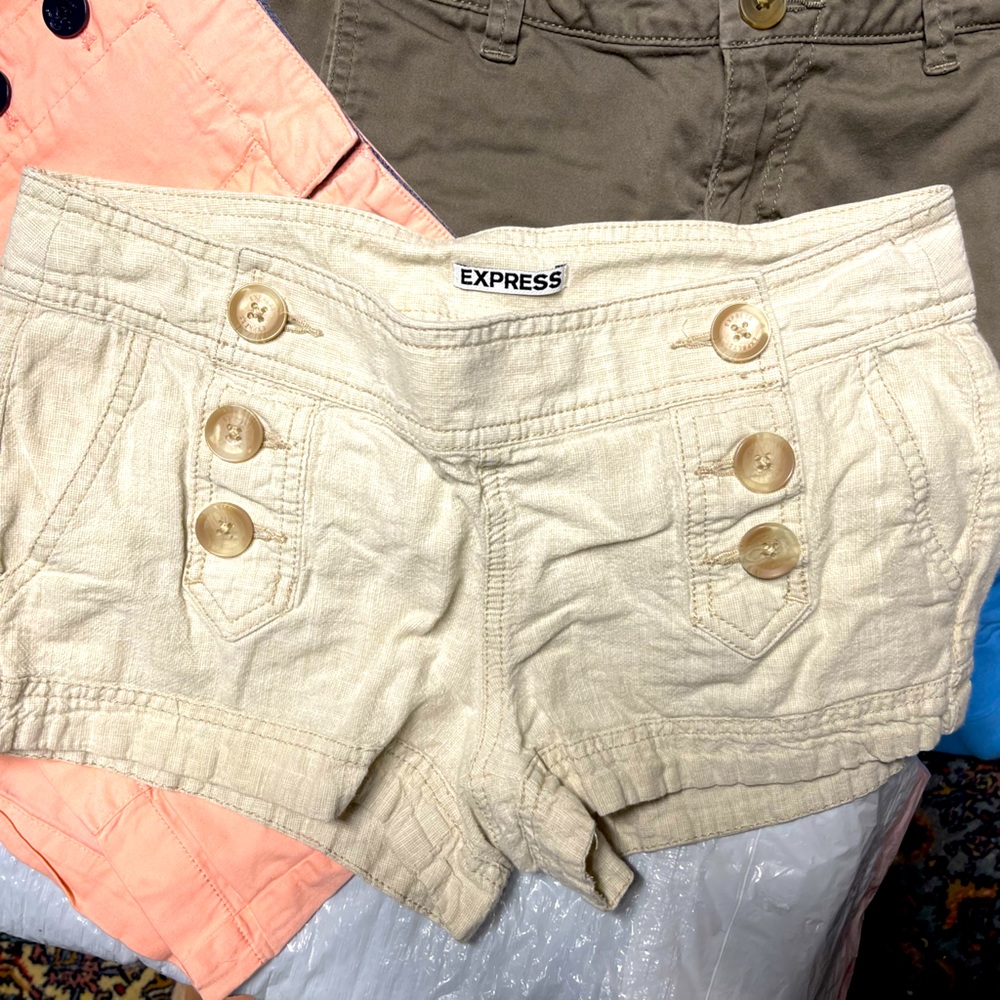 EXPRESS shorts